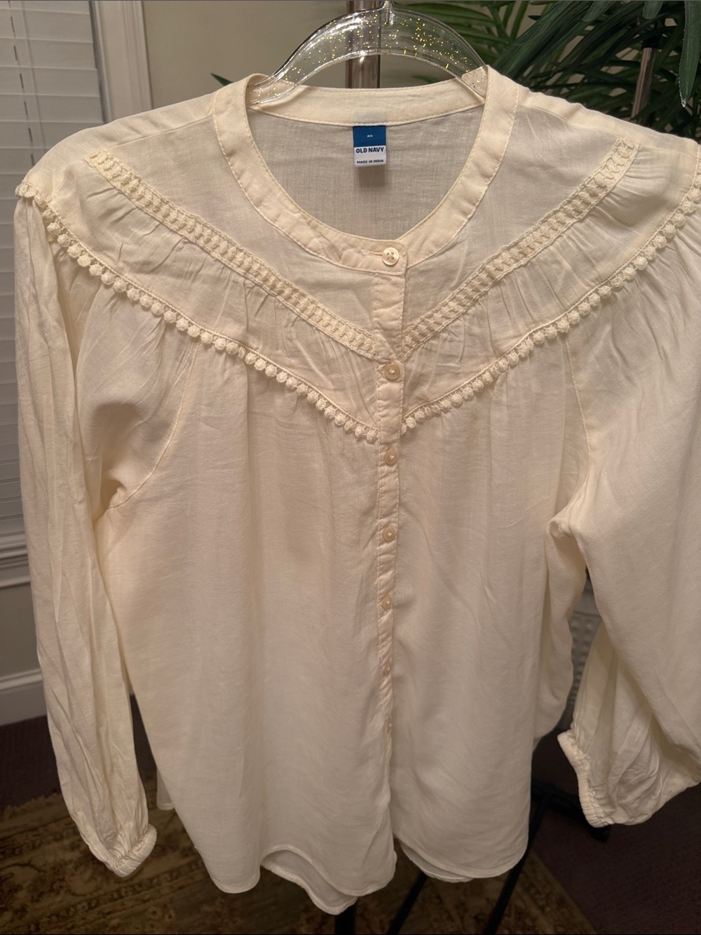Old Navy Cream Button-Front Pintuck Peasant Blouse